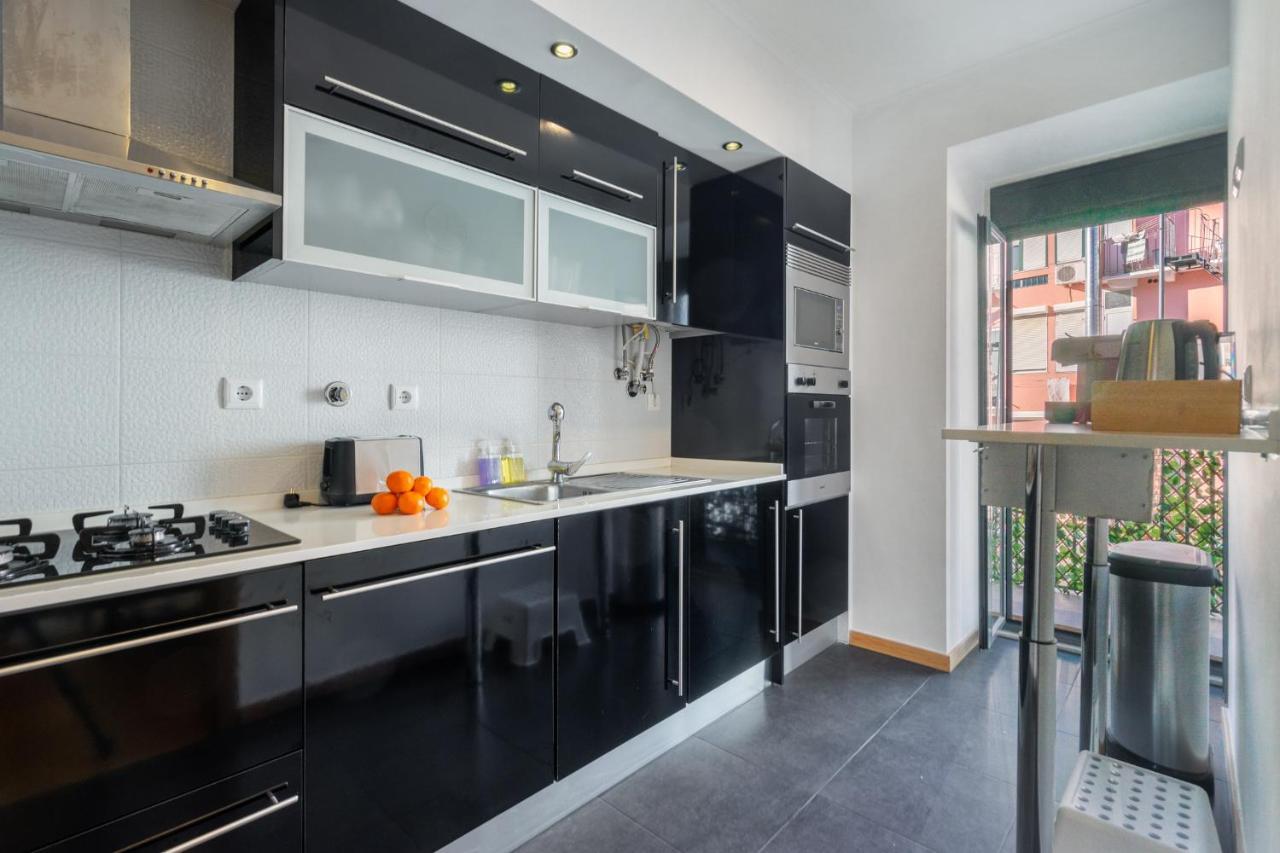 Whome Premium Family Apartment W/ Lift, Ac & Barbecue Lisbona Esterno foto