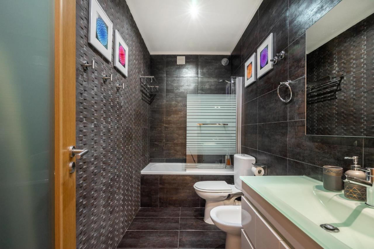 Whome Premium Family Apartment W/ Lift, Ac & Barbecue Lisbona Esterno foto